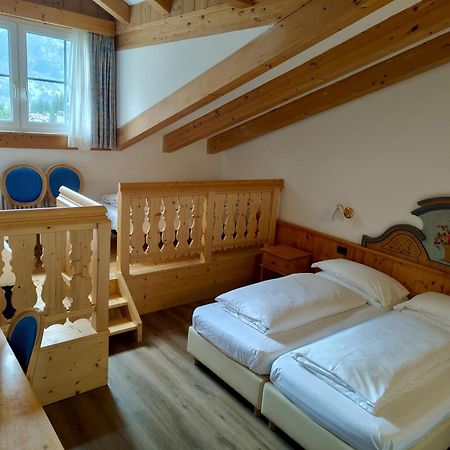 Hotel Valacia Pozza di Fassa Buitenkant foto