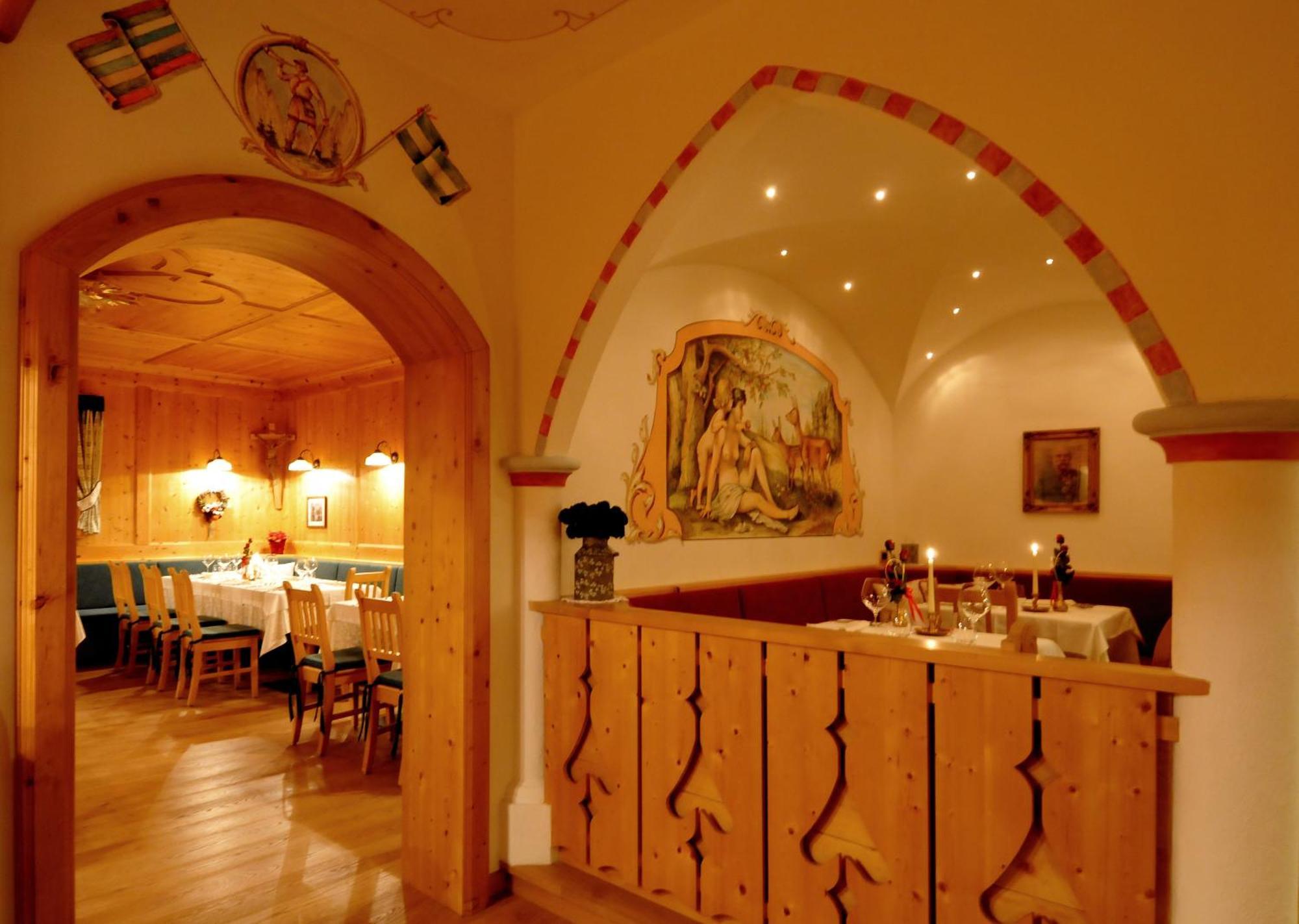 Hotel Valacia Pozza di Fassa Buitenkant foto