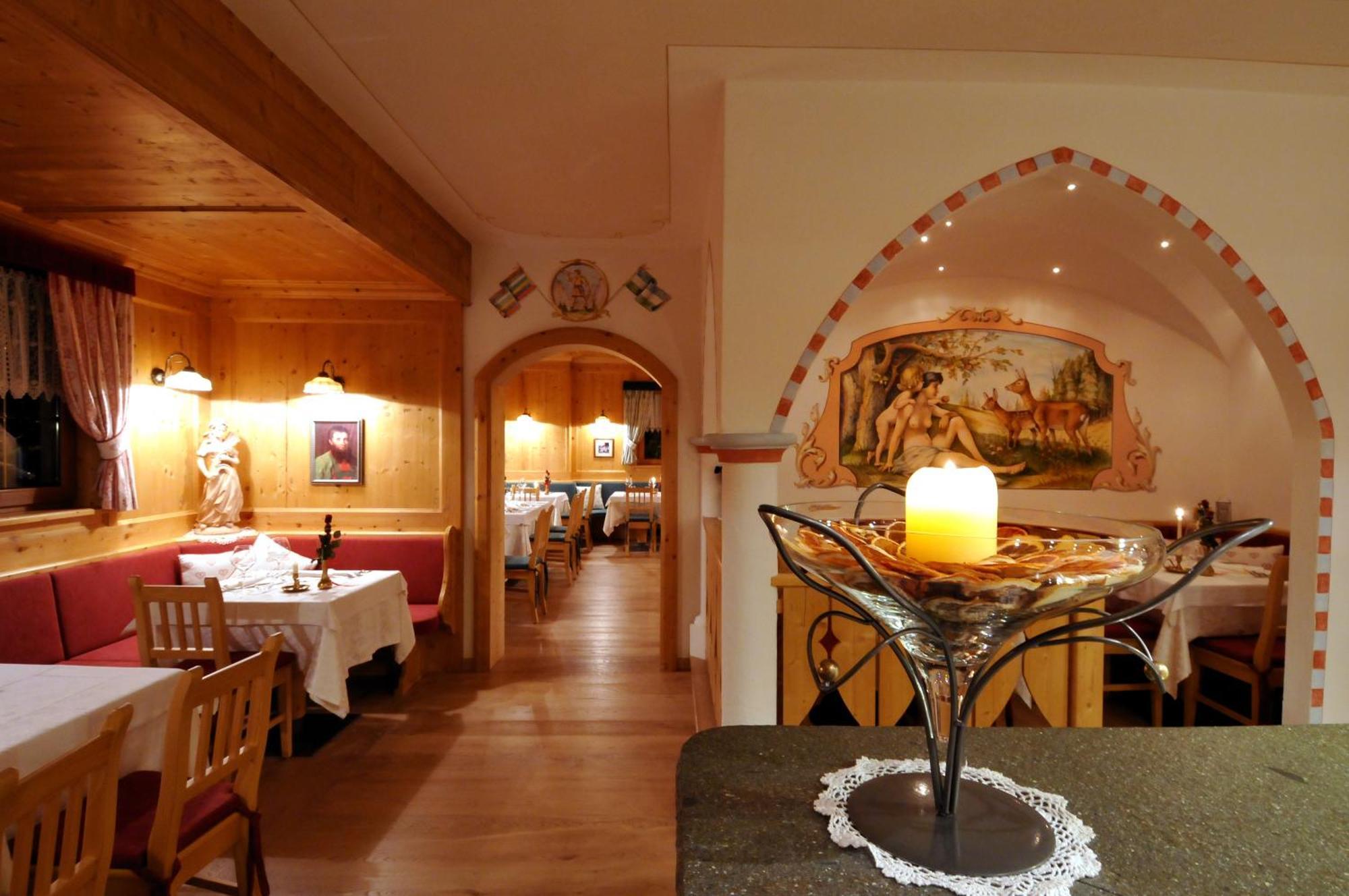 Hotel Valacia Pozza di Fassa Buitenkant foto