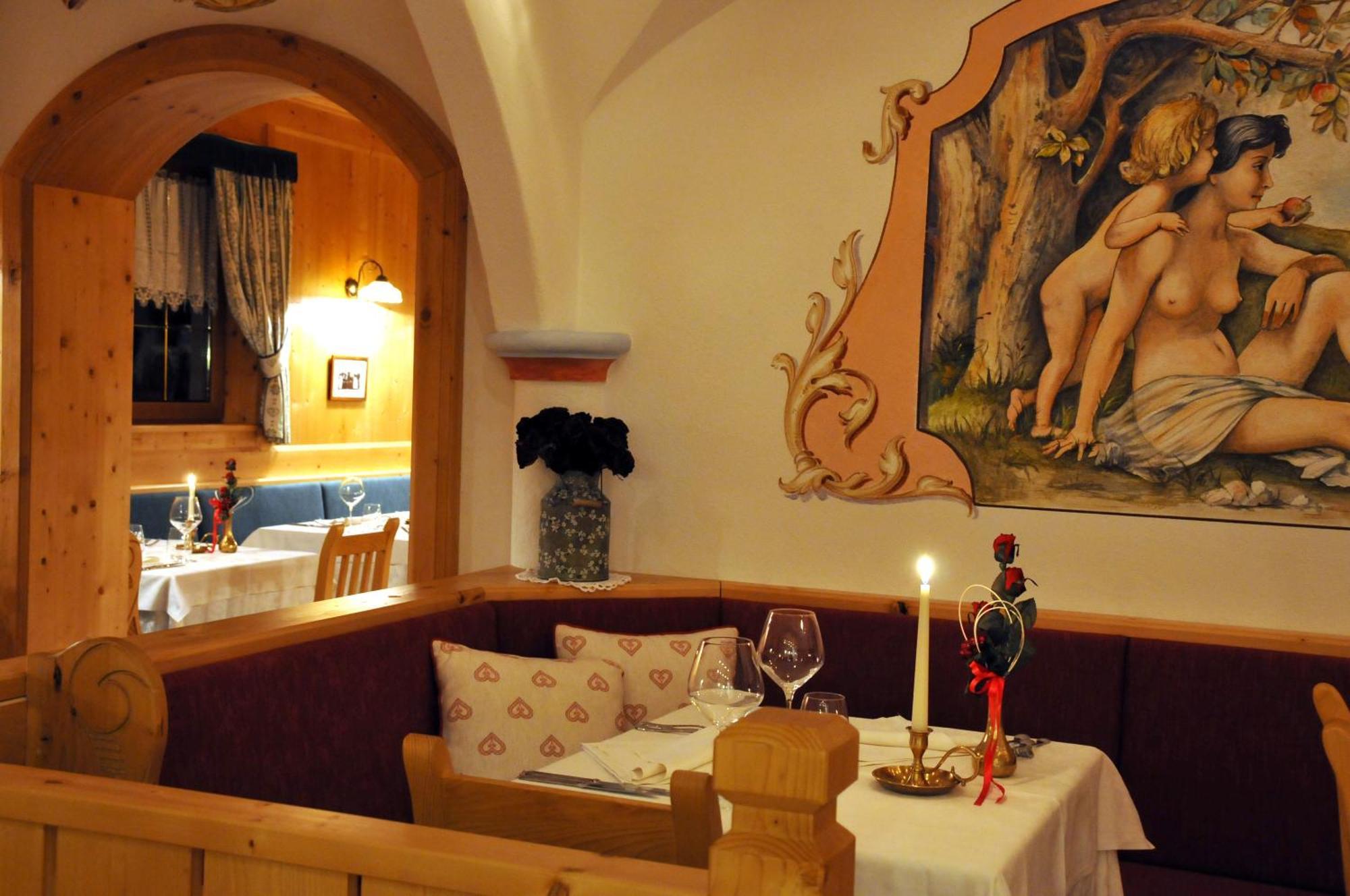 Hotel Valacia Pozza di Fassa Buitenkant foto