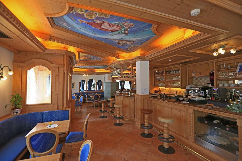 Hotel Valacia Pozza di Fassa Buitenkant foto