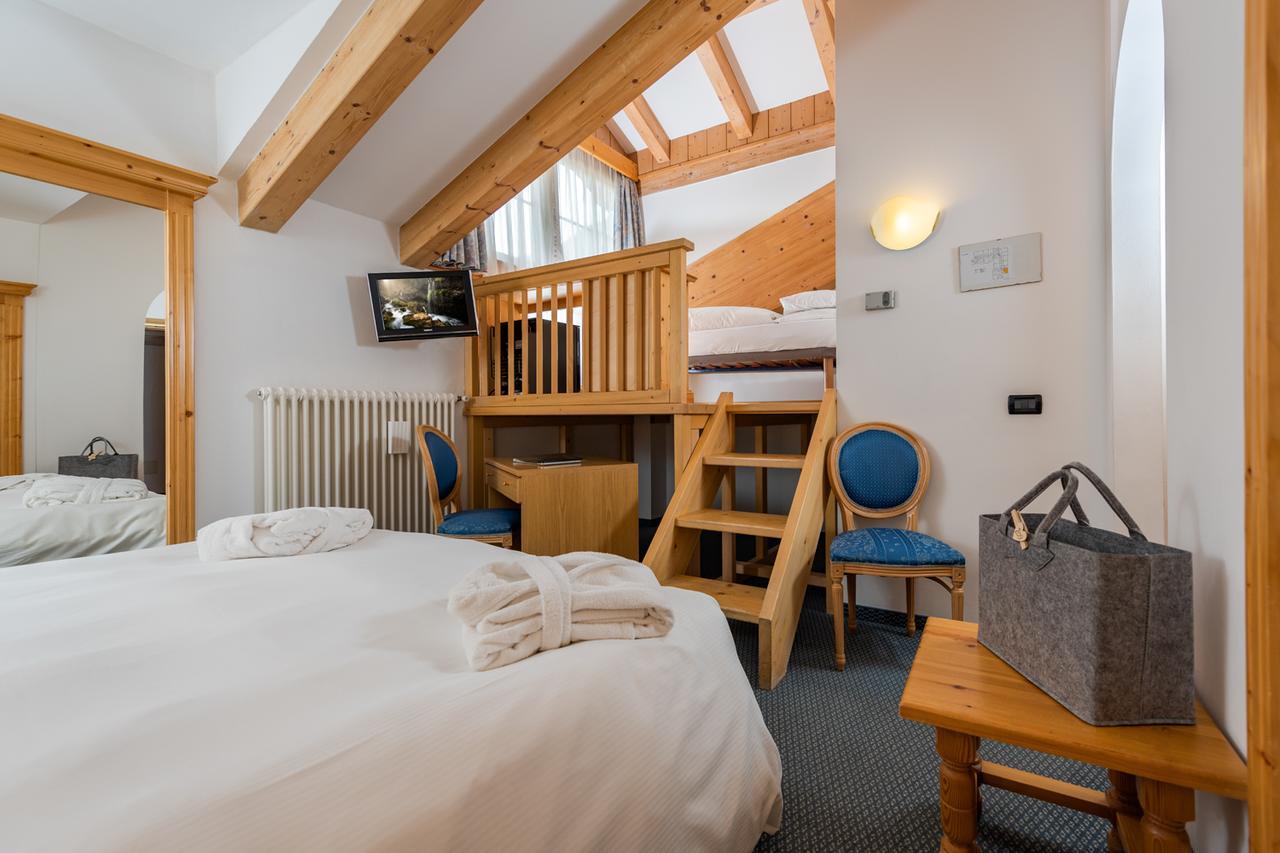 Hotel Valacia Pozza di Fassa Buitenkant foto